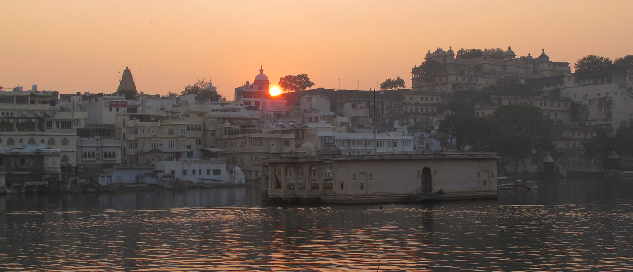 cover ชีวิตแต้มสี ที่แดนภารตะ ตอนที่ 12 อูไดปู้ร์ ดื่มทะเลสาบ อาบทะเลฝัน