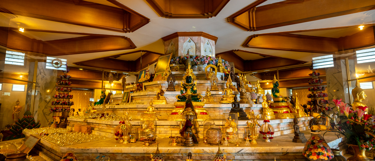 cover พระบรมธาตุเจดีย์กาญจนาภิเษก เขาค้อ