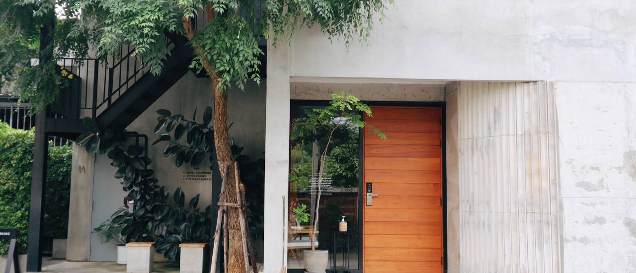 cover The Earth Hotel & Moon Cafe จ.เชียงใหม่ โรงแรมและคาเฟ่สุดชิคใจกลางเมือง | Bliss Out There