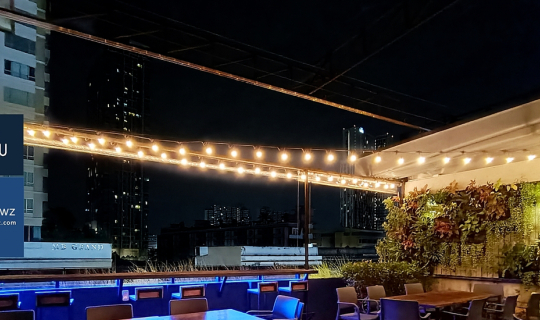 Cover งานดี! กับบาร์เนื้อย่างชั้นดาดฟ้าที่มีดีมากกว่าย่างเนื้อที่ Bargyuu ...