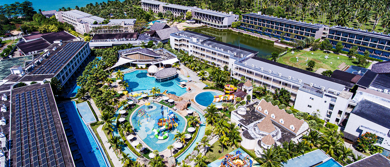 cover The Sands Khao Lak by Katathani (เดอะ แซนด์ เขาหลัก บาย กะตะธานี) รีสอร์ทเขาหลักมาพร้อมสวนน้ำจัดเต็ม 💦🏄♀