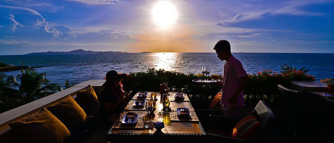 cover ......เริดๆ หรูๆ @ InterContinental Pattaya Resort เปิดใหม่ อินเตอร์คอนติเนนตัล พัทยา กับ แม่ประนอม EAT & Travel