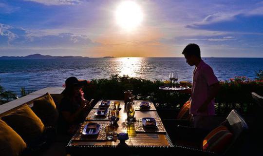 cover ......เริดๆ หรูๆ  @ InterContinental Pattaya Resort เปิดใหม่  อินเตอร์คอนติเนนตัล พัทยา กับ แม่ประนอม EAT & Travel