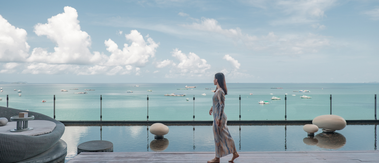 cover พาแฟนไปนอนหรู ชมวิวพัทยา ที่ Hilton Pattaya