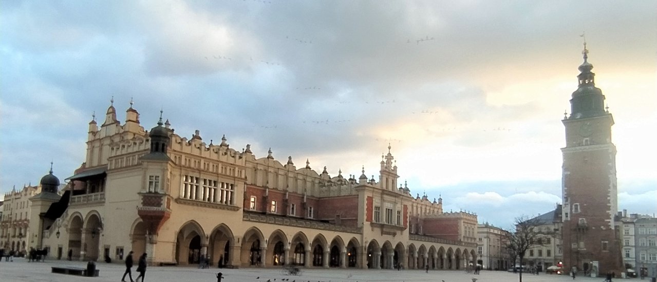 cover รีวิวลุยเดี่ยวเที่ยวยุโรปช่วงโควิด 15 วัน ตอน 7 ยินดีต้อนรับสู่เมืองคราคุฟ เมืองที่ถูกย้อมด้วยเลือดของชาวยิว เยี่ยมชม Oskar Schindler's Enamel Factory Rynek Underground ใน Kraków โปแลนด์