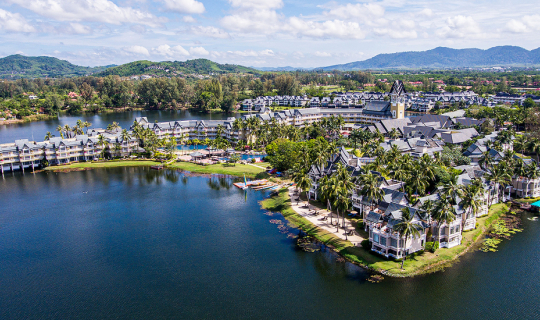 cover Angsana Laguna Phuket  โรงแรมสวยติดชายหาด กิจกรรมครบครัน 💙🌴