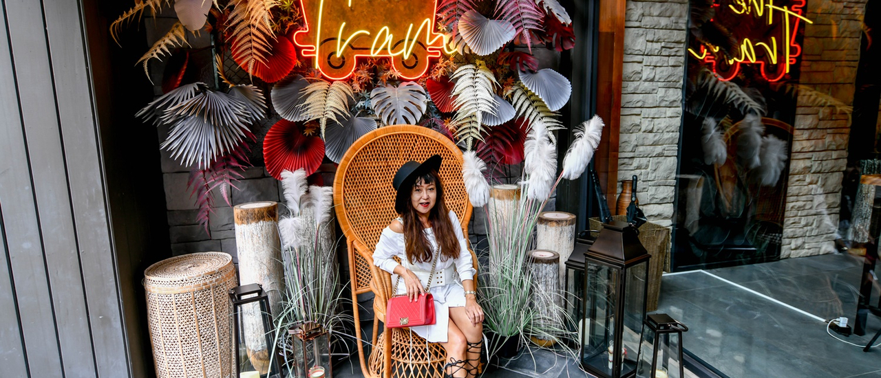 cover ฉบับที่ 358 .....รีวิว โรงแรม เดอะเจมส์ไมนิ่ง พูลวิลลา พัทยา The Gems Mining Pool Villas Pattaya กับแม่ประนอม จ้า