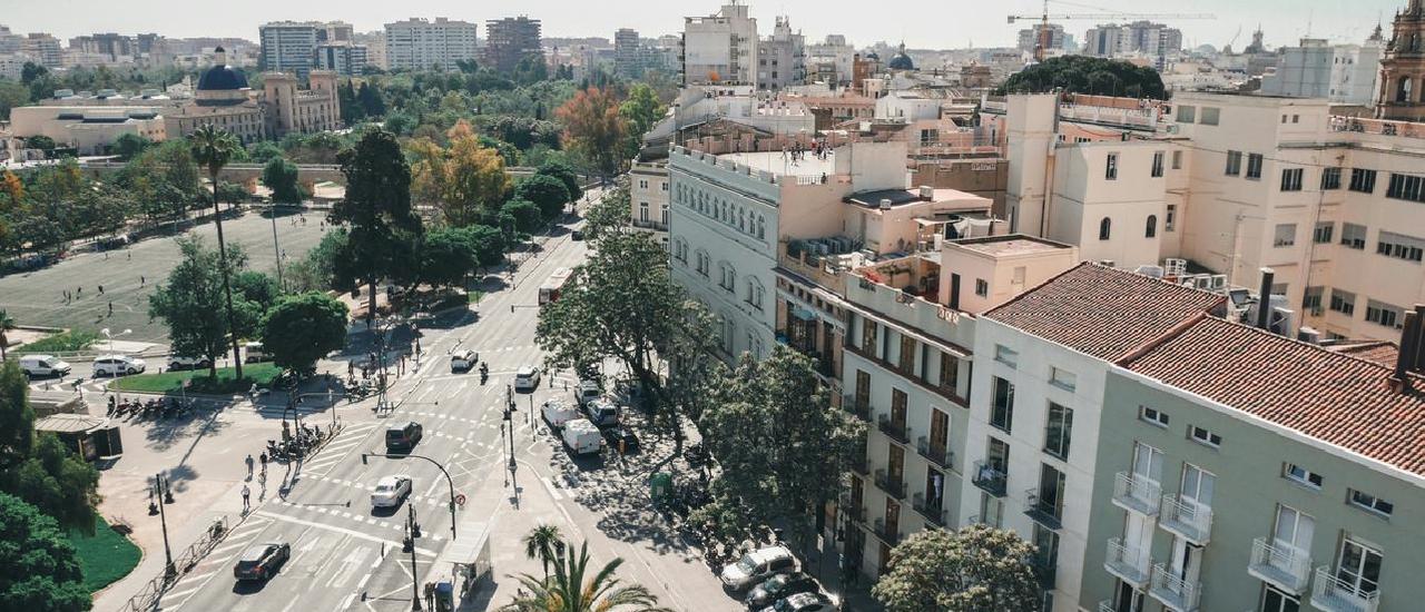 cover เดินทางบนถนนเส้นใหม่ ในเมืองที่มีขนาดใหญ่เป็นอันดับสามของประเทศสเปน, Valencia เมืองวาเลนเซีย
