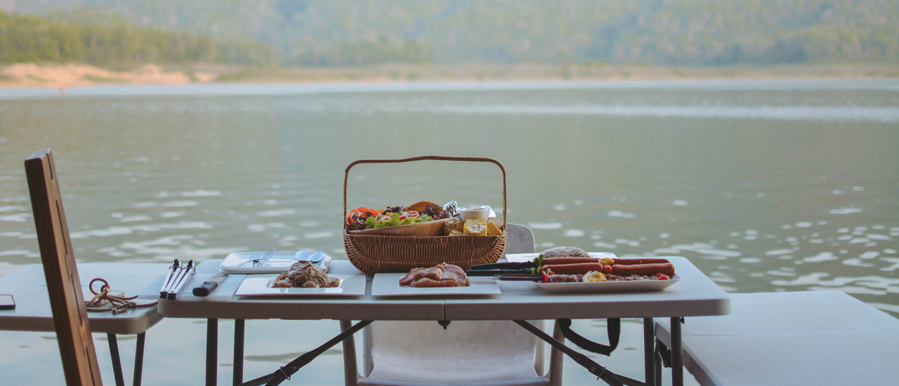 cover มานอนกลางน้ำ ให้ธรรมชาติฮีลใจที่ "Velaloy Floating Resort" | Bliss Out There