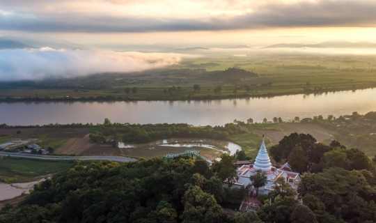 Cover “สกายวอล์ค" วัดพระธาตุผาเงา แลนด์มาร์คใหม่ จ.เชียงราย...