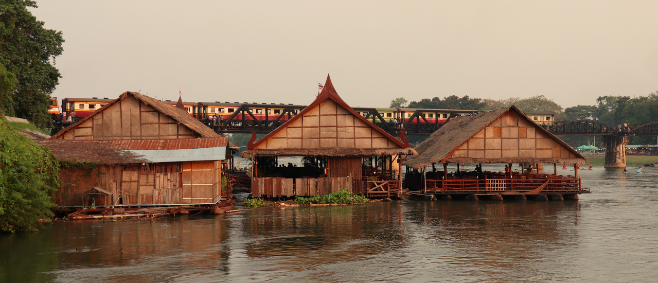 cover บรรยากาศสะพานข้ามแม่น้ำแควยามเย็น กินลมชมวิวที่คีรีธารา^^