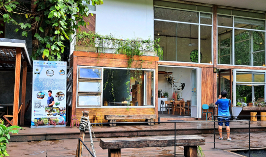 Cover ในหมงคาเฟ่ คาเฟ่ลับกลางป่าใหญ่ จ.ระนอง...