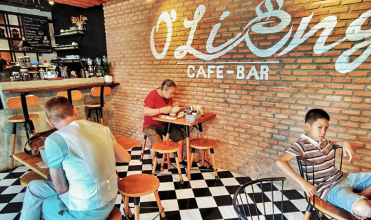 cover O'Lieng CAFE&BAR ร้านคาเฟ่โดนๆ ใจกลางนครหลวงเวียงจันทน์