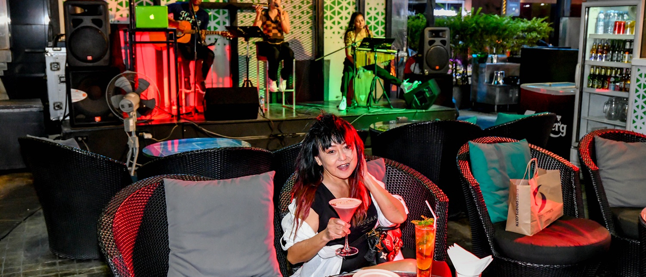 cover ..รีวิว โรงแรมโนโวเทล กรุงเทพ เพลินจิต สุขุมวิท Novotel Bangkok Ploenchit Sukhumvit กับ แม่ประนอม จ้า