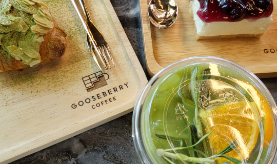 Cover Gooseberry Coffee สาขาบางนา มุมถ่ายรูปเยอะ เหมาะกับการนั่งชิล...