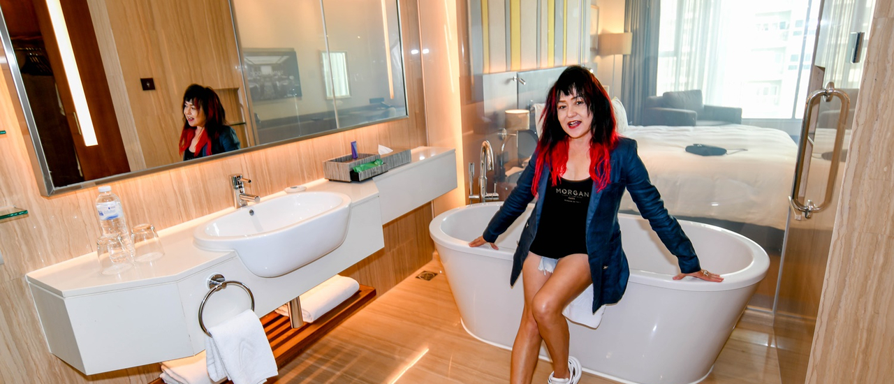 cover . ..รีวิว One Night in Bangkok ที่ โรงแรม แลงคาสเตอร์ กรุงเทพฯ Lancaster Bangkok กับ แม่ประนอม จ้า