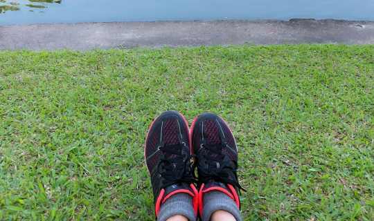 Cover รองเท้าพาไป ณ สวนสันติภาพ สวนใกล้บ้านกับการออกวิ่งครั้งใหม่...