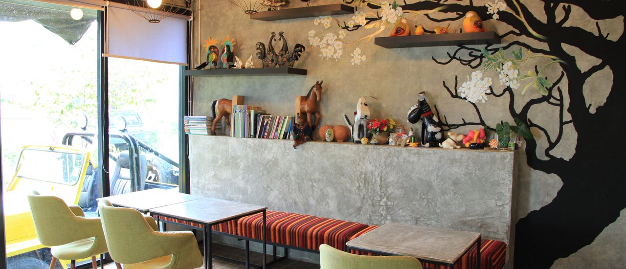 cover "Flower Blue Coffee & Bristro" ร้านกาแฟสุดเก๋บนเกาะสีชัง