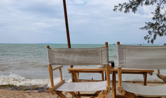 Cover Coco Rodante' คาเฟ่ติดทะเล...