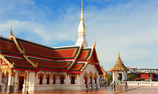Cover นมัสการพระธาตุเชิงชุม วัดสำคัญคู่บ้านคู่เมืองสกลนคร ถิ่นมั่นในพุทธธร...