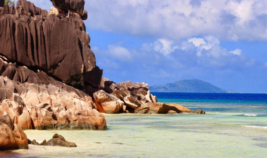 cover Praslin Travel Guide: A Luxurious Island Paradise in Seychelles