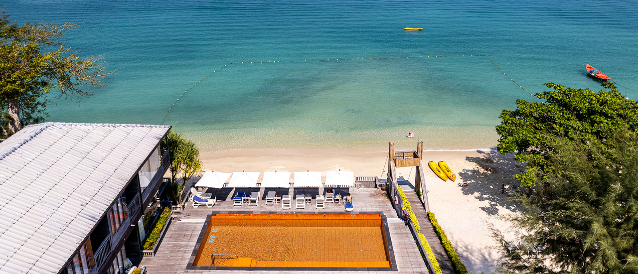 cover รีวิว Baan Ploy Sea (บ้านพลอยสี เกาะเสม็ด) ที่พักสไตล์บูทีคริมทะเล 🧡🏖