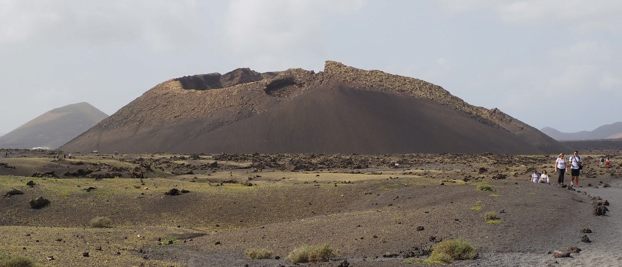 cover Timanfaya อุทยานแห่งชาติภูเขาไฟ เกาะ Lanzarote ประเทศสเปน