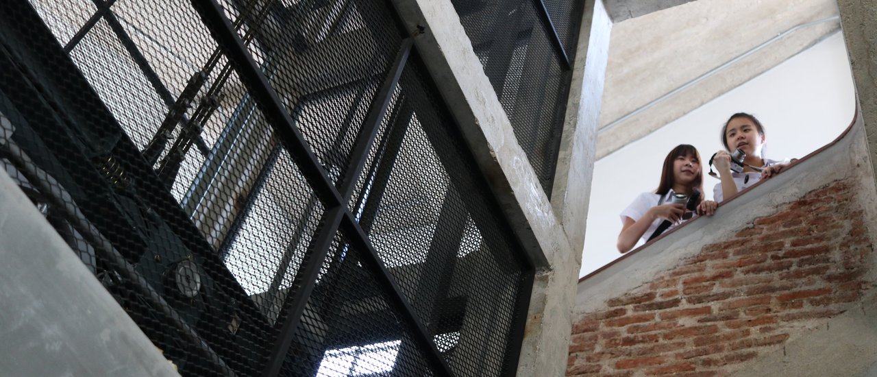 cover 12hr.trip เริ่มที่มหาลัย เรื่อยๆไปเสาชิงช้า ปิดทริปด้วยเจเจกรีน ด้วยงบ161บาท