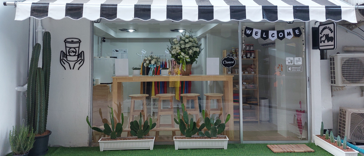 cover Pomgi Cafe - ปอมกี้ คาเฟ่  คาเฟ่ลับเปิดใหม่ ได้แรงบันดาลใจจากน้องหมา