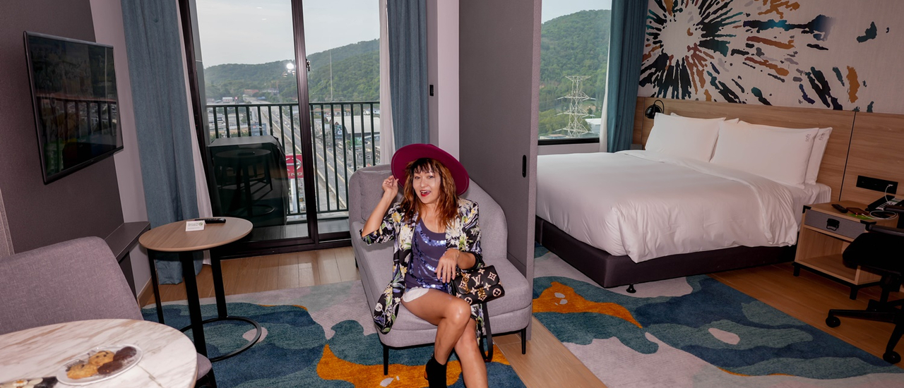 cover ....รีวิว โรงแรม ฮอลิเดย์ อินน์ แอนด์ สวีทส์ ศรีราชา – แหลมฉบัง Holiday Inn & Suites Siracha  โรงแรมสุดเก๋ กับแม่ประนอม