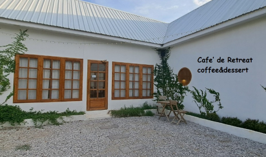 Cover Cafe’ de Retreat coffee&dessert...