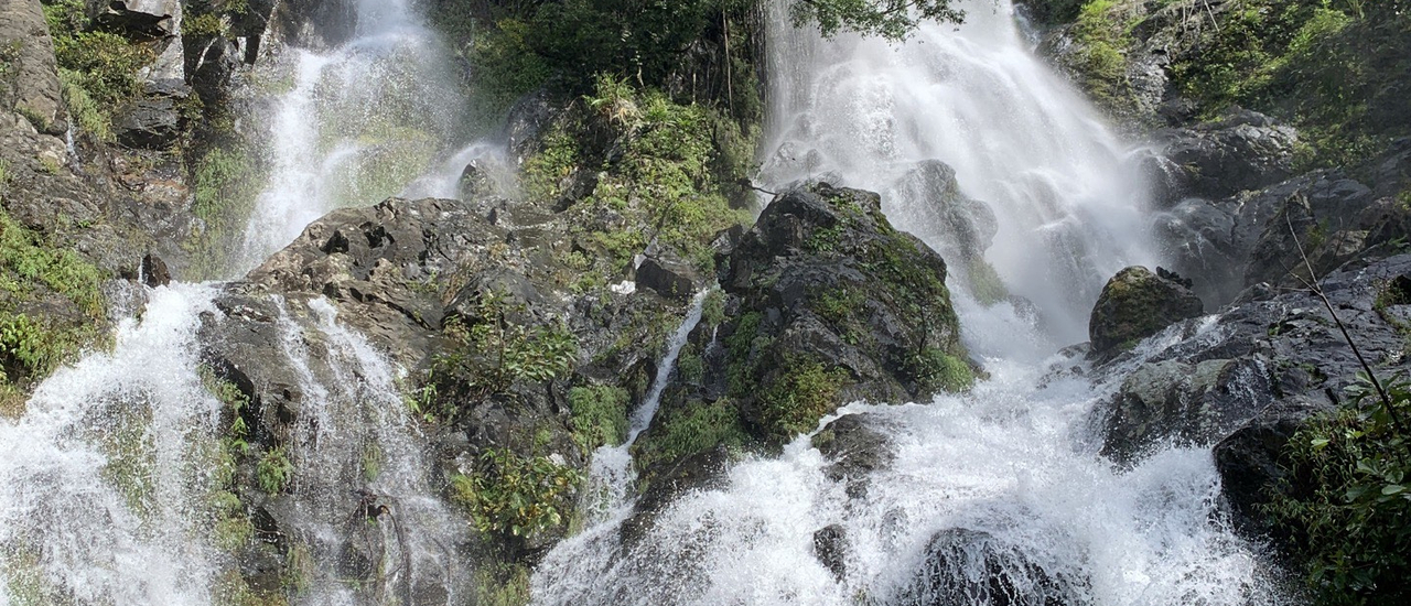 cover พิชิตน้ำตกโกรกอีดก น้ำตกที่สูงที่สุดในภาคกลาง