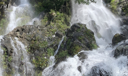 Cover พิชิตน้ำตกโกรกอีดก น้ำตกที่สูงที่สุดในภาคกลาง...