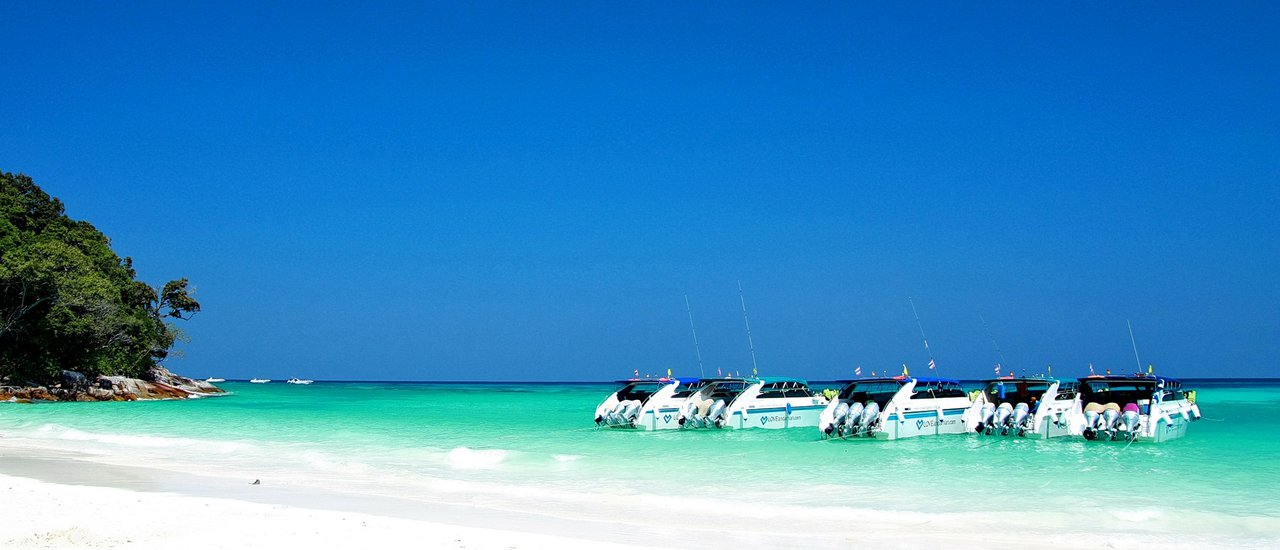 cover +++ Hipster Trip : เที่ยวเพลิน เดินทาง ... ภูเก็ต ตาชัย ไม้ท่อน +++