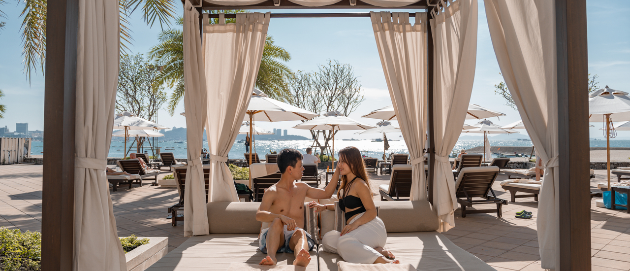 cover Dusit Thani Pattaya โรงแรมหรูติดหาด โลเคชั่นดีที่สุดในพัทยา