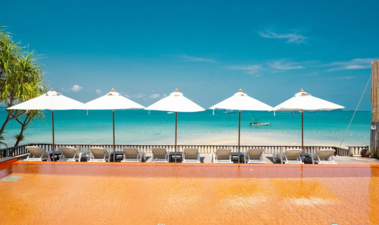 Cover รีวิว 𝐁𝐚𝐚𝐧 𝐏𝐥𝐨𝐲 𝐒𝐞𝐚 เกาะเสม็ด ที่พักริมทะเล  บรรยากาศสุดช...