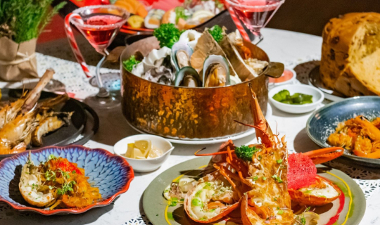 Cover พามารู้จักกับฟบุฟเฟต์สุดคุ้มบนโรงเเรมสุดหรู 5 ดาว ใจกลางเมืองกันค่าา...