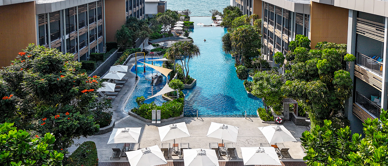 cover Renaissance Pattaya Resort & Spa รีสอร์ทสวยติดทะเลพัทยา 🌴🌊