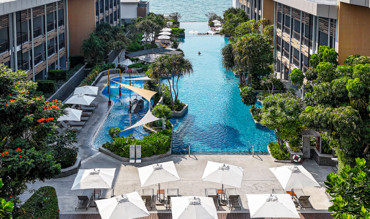 cover Renaissance Pattaya Resort & Spa รีสอร์ทสวยติดทะเลพัทยา 🌴🌊