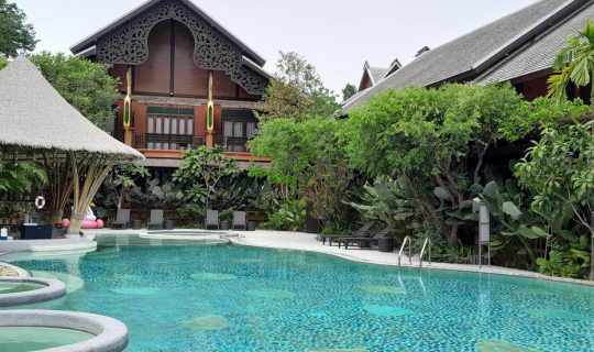 Cover ปรางค์พญาเขาใหญ่รีสอร์ท ฉลองครบรอบ 1 ปี รีสอร์ทสวยๆที่เจมส์ประทับใจม...