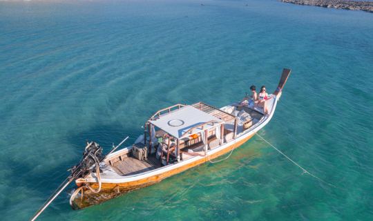 Cover ล่องเรือไม้สุดชิค ที่เกาะกูด...