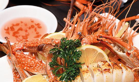 cover ~ * ~ * ~ * ~ * ~  ........ Fisherman's  Market  Bringing the seafood menu to the shore at the hotel  Novotel  Ploenchit....….~ * ~ *~ * ~
