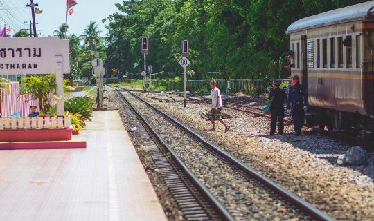 cover A few baht | Photharam, where I intended to go. . . See the charm of a small town that is not just a passing town.