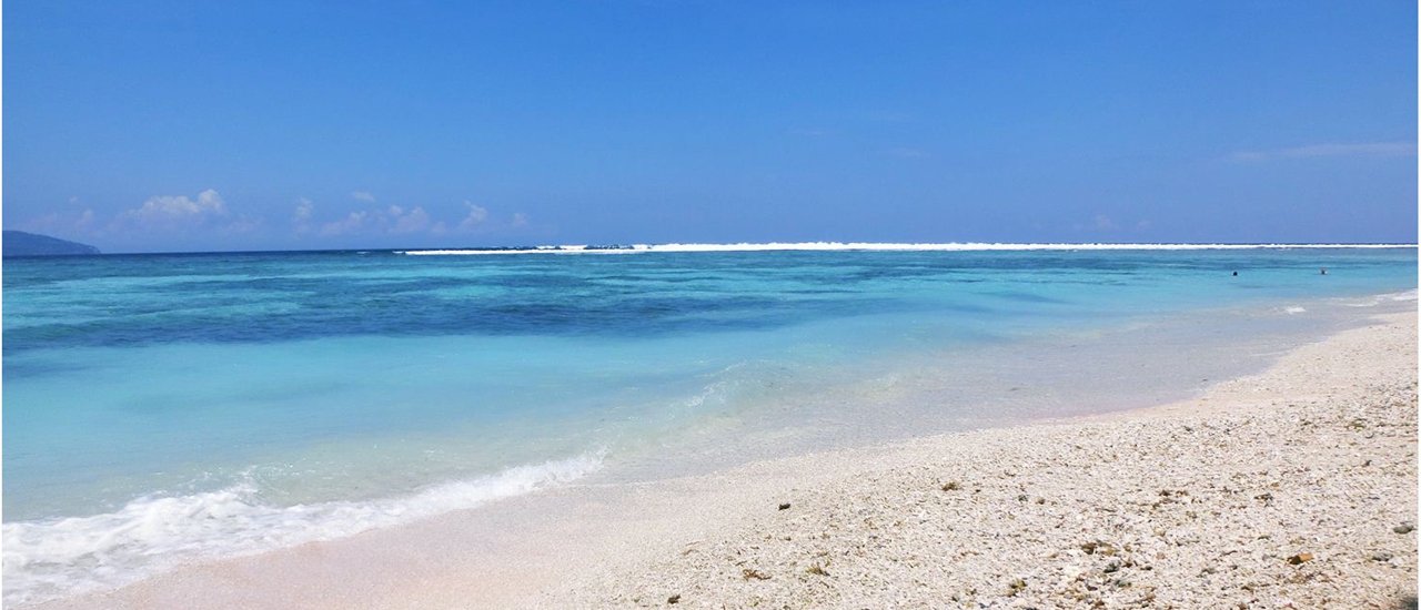 cover Enjoy eating and relaxing on Gili Islands in Lombok, Indonesia: Seeing the sea makes a sea lover so happy :)