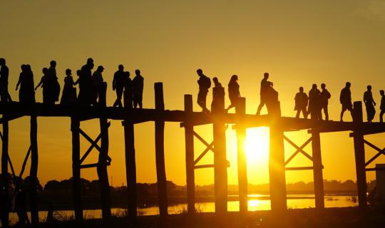 cover Ditching the Necktie for a Backpack: Solo Adventure in Myanmar - 8 Cities in 14 Days (Part 5: Mandalay)