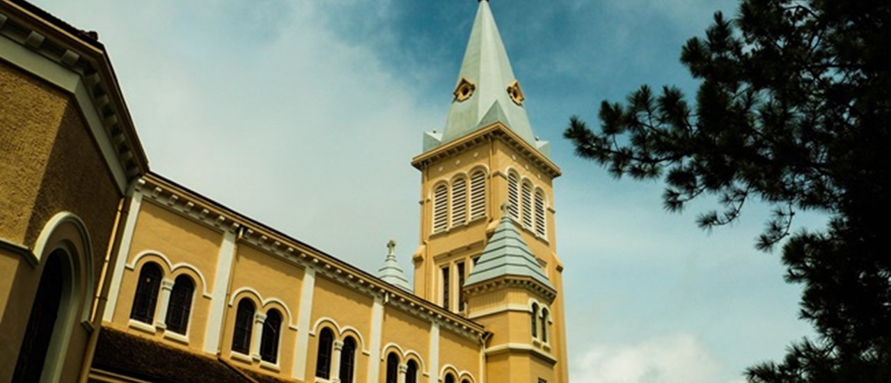 cover Dalat: The Switzerland of Vietnam on a Gloomy Day
The text describes Dalat, a city in Vietnam known as the "Switzerland of Vietnam," on a cloudy day.