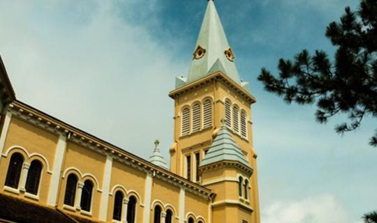 cover Dalat: The Switzerland of Vietnam on a Gloomy Day
The text describes Dalat, a city in Vietnam known as the "Switzerland of Vietnam," on a cloudy day.