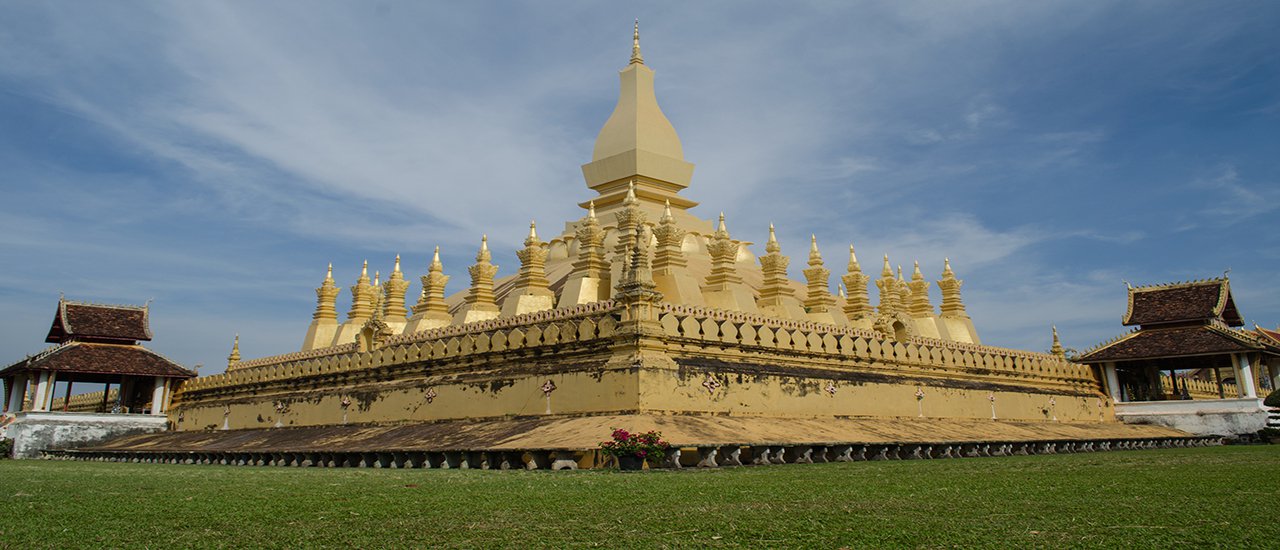 cover Review: Escaping the Heat of Bangkok for Vientiane (ວຽງຈັນ) and Vang Vieng (ວັງວຽງ)

This review details a journey from the bustling heat of Bangkok to the serene landscapes of Vientiane and Vang Vieng in Laos.