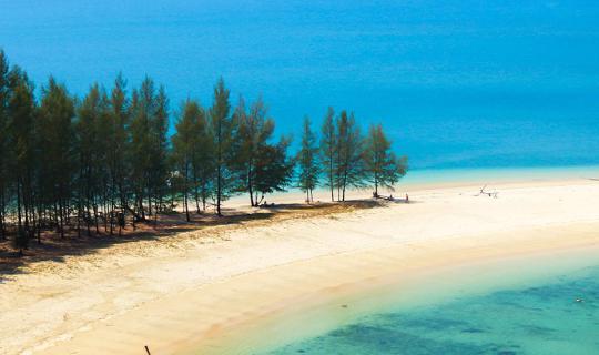 cover A short walk and a few waves later, we arrived at... Koh Kam Islands @ Ranong.