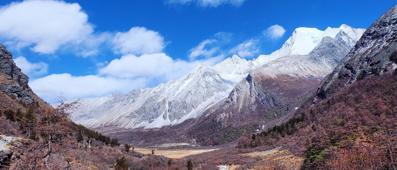 cover Backpacker's Adventure: Kunming, Lijiang, Jade Dragon Snow Mountain, Shangri-La, Yading - 10 Days on a Budget (Part 3)